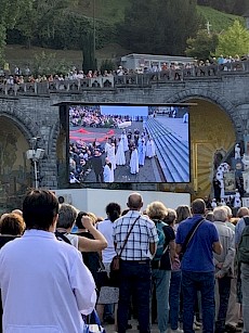Openlucht Eucharistische Aanbidding