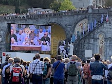Openlucht Eucharistische Aanbidding
