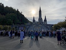 Openlucht Eucharistische Aanbidding